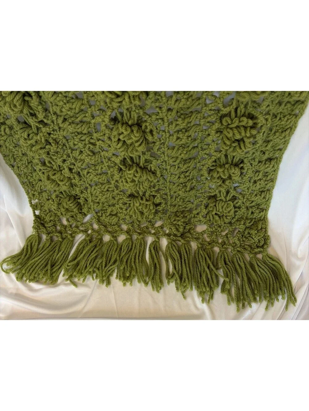 Vtg 70s Handmade Crochet Granny Boho Flower Green Table Runner Dresser Scarf
